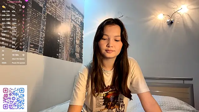 KiraVelvet online show from 28, 9, 2025