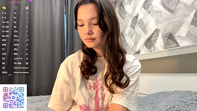 KiraVelvet online show from 21, 10, 2025