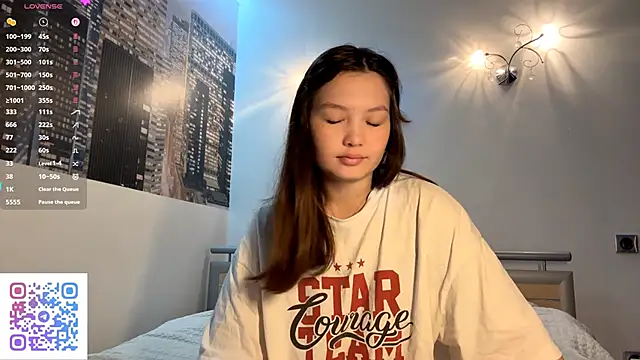 KiraVelvet online show from 22, 9, 2025