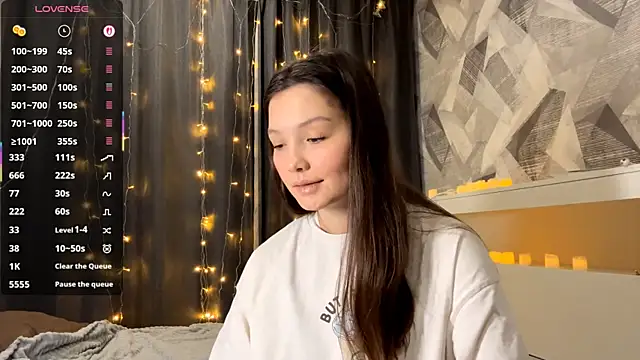 KiraVelvet online show from 26, 11, 2025