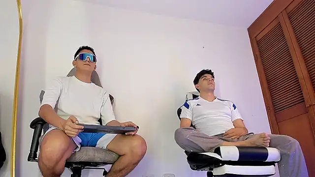 sotooliver3 online show from 4, 2, 2026