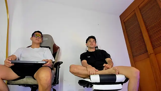 sotooliver3 online show from 12, 4, 2026