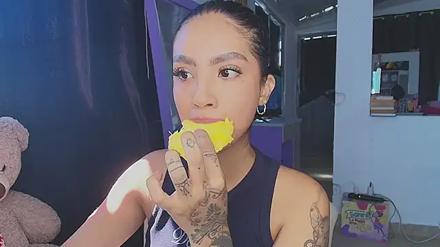 mia yireth online show from 7, 11, 2025