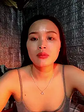 Snapshot of Lili_lovely chatting on 1, 12, 2025 Lili lovely online show from 1, 12, 2025