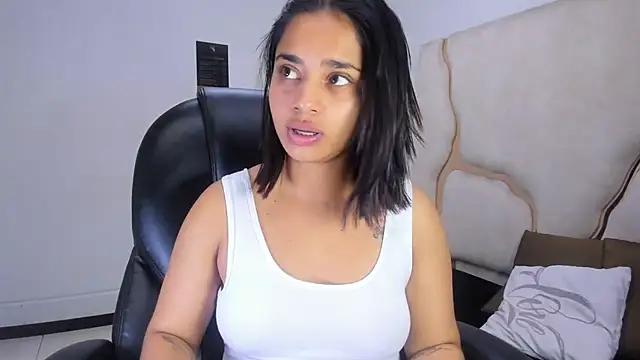 Snapshot of ScarletDoll chatting on 22, 10, 2025 ScarletDoll online show from 22, 10, 2025