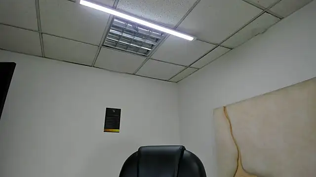 Snapshot of ScarletDoll chatting on 26, 10, 2025 ScarletDoll online show from 26, 10, 2025