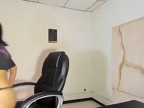 Snapshot of ScarletDoll chatting on 30, 10, 2025 ScarletDoll online show from 30, 10, 2025