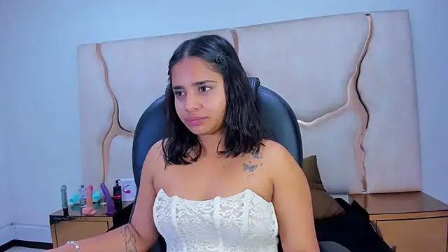 Snapshot of ScarletDoll chatting on 4, 12, 2025 ScarletDoll online show from 4, 12, 2025