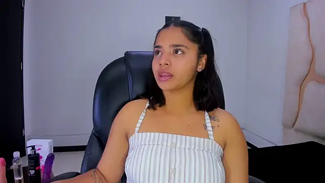 Snapshot of ScarletDoll chatting on 11, 11, 2025 ScarletDoll online show from 11, 11, 2025