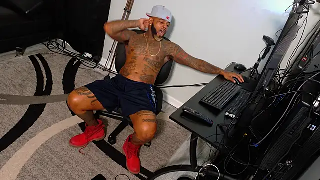 SLANGONDEMHOES online show from 7, 11, 2025