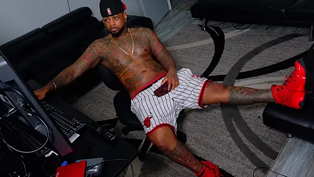 SLANGONDEMHOES online show from 6, 4, 2026