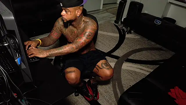 SLANGONDEMHOES online show from 5, 3, 2026