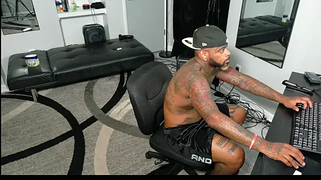 SLANGONDEMHOES online show from 22, 10, 2025