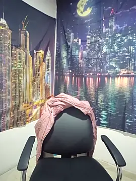 curvy diva  online show from 21, 4, 2026