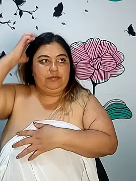 curvy diva  online show from 17, 9, 2025
