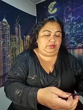 curvy diva  online show from 17, 4, 2026