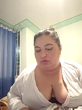 curvy diva  online show from 6, 10, 2025