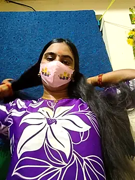 mini-queen online show from 12, 3, 2026