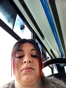 snow belle online show from 13, 11, 2025