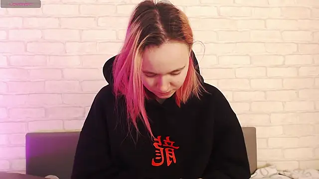 Ericha Stone online show from 8, 1, 2026