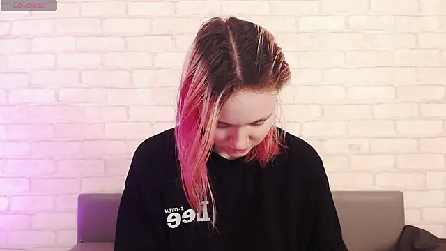 Ericha Stone online show from 5, 2, 2026