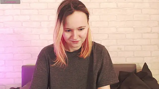 Ericha Stone online show from 9, 4, 2026