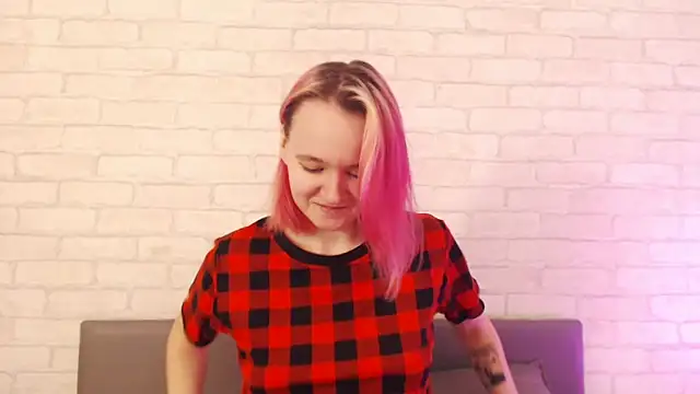 Ericha Stone online show from 18, 11, 2025