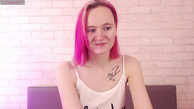 Ericha Stone online show from 12, 10, 2025