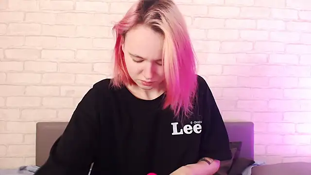 Ericha Stone online show from 5, 12, 2025