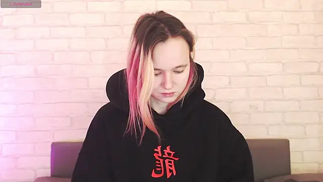 Ericha Stone online show from 18, 3, 2026