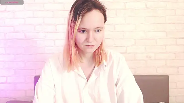 Ericha Stone online show from 28, 3, 2026