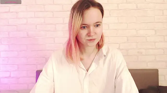 Ericha Stone online show from 25, 3, 2026