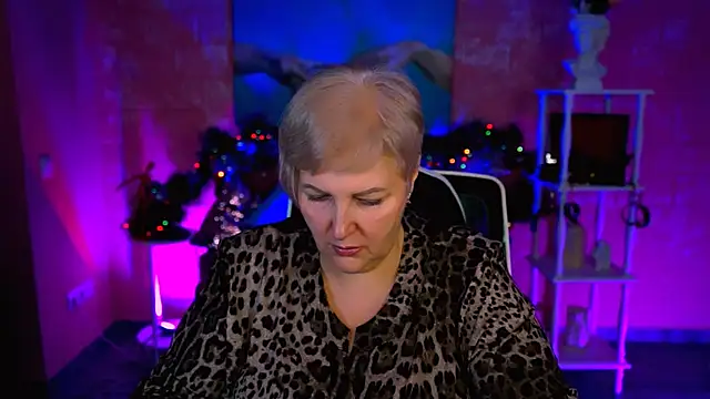 MaryMogan online show from 18, 12, 2025