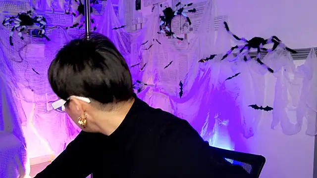 Snapshot of LauraDavidsons chatting on 16, 10, 2025 LauraDavidsons online show from 16, 10, 2025