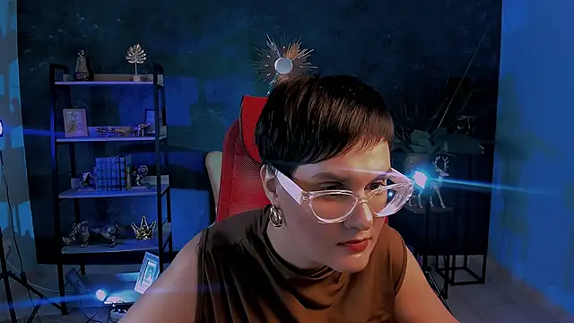 Snapshot of LauraDavidsons chatting on 21, 11, 2025 LauraDavidsons online show from 21, 11, 2025