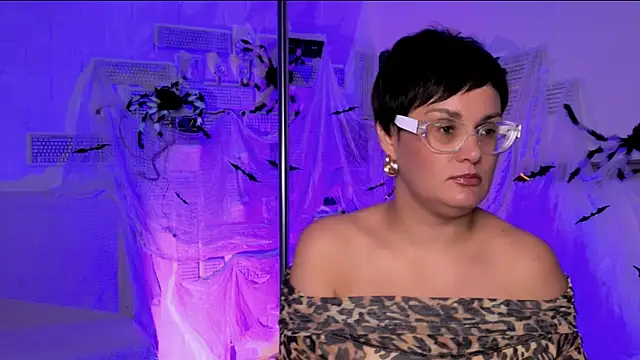 Snapshot of LauraDavidsons chatting on 17, 10, 2025 LauraDavidsons online show from 17, 10, 2025