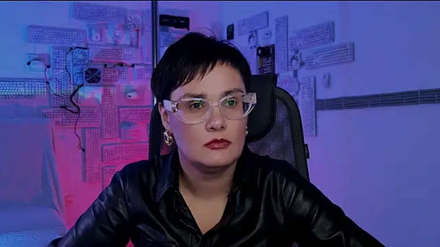 Snapshot of LauraDavidsons chatting on 9, 11, 2025 LauraDavidsons online show from 9, 11, 2025