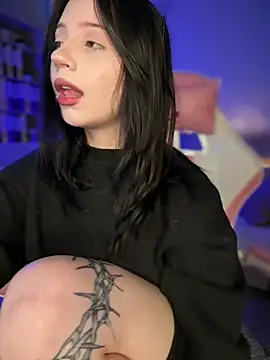 YourLittleDevil online show from 5, 4, 2026