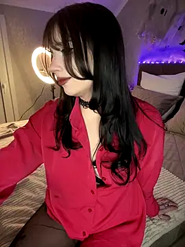 YourLittleDevil online show from 27, 10, 2025