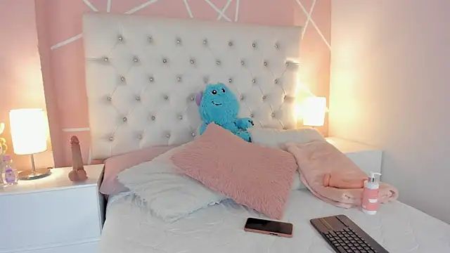 Snapshot of Viictoriia_Lopez chatting on 29, 11, 2025 Viictoriia Lopez online show from 29, 11, 2025