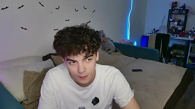 Alice18James online show from 29, 10, 2025