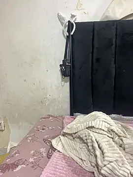 SexyPetitex25 online show from 10, 3, 2026