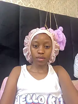 SexyPetitex25 online show from 21, 11, 2025