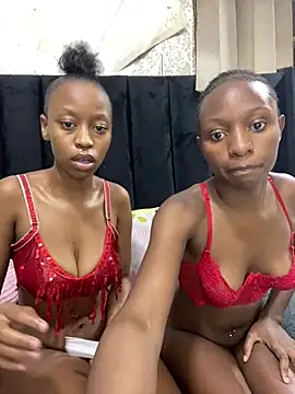 SexyPetitex25 online show from 27, 2, 2026