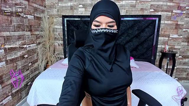 Snapshot of Amal_Bakir chatting on 30, 11, 2025 Amal Bakir online show from 30, 11, 2025