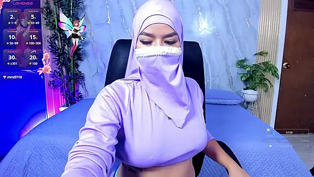 Snapshot of Amal_Bakir chatting on 17, 9, 2025 Amal Bakir online show from 17, 9, 2025
