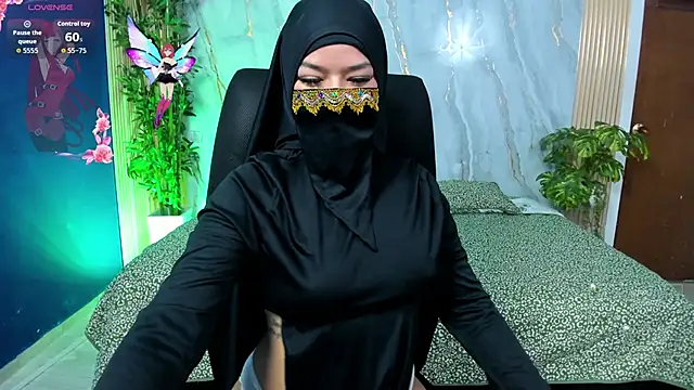 Snapshot of Amal_Bakir chatting on 9, 11, 2025 Amal Bakir online show from 9, 11, 2025