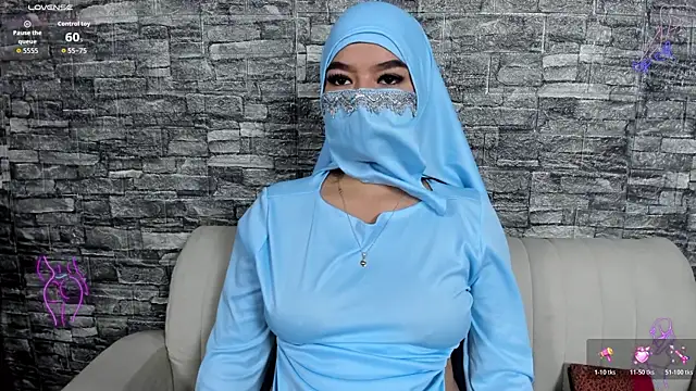 Snapshot of Amal_Bakir chatting on 26, 10, 2025 Amal Bakir online show from 26, 10, 2025