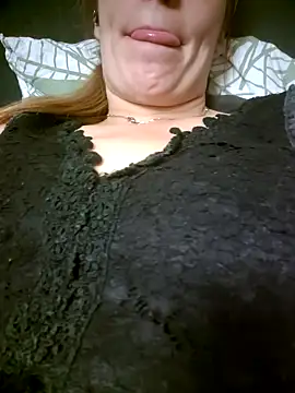 Snapshot of Carolinemiam chatting on 29, 10, 2025 Carolinemiam online show from 29, 10, 2025