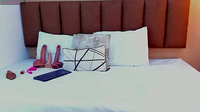 sophieturner mg online show from 31, 1, 2026